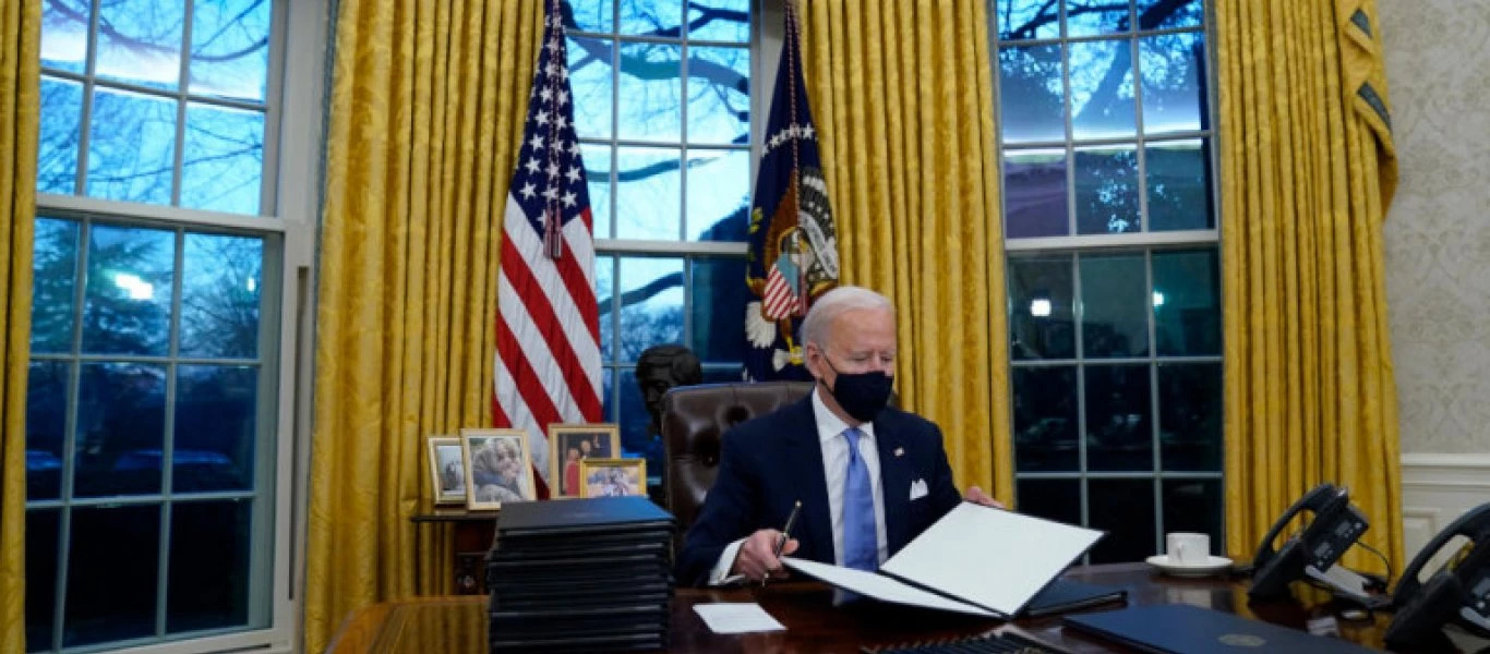 Ο Τ.Μπαίντεν απομάκρυνε την προτομή του Γ.Τσώρτσιλ από το Οβάλ Γραφείο